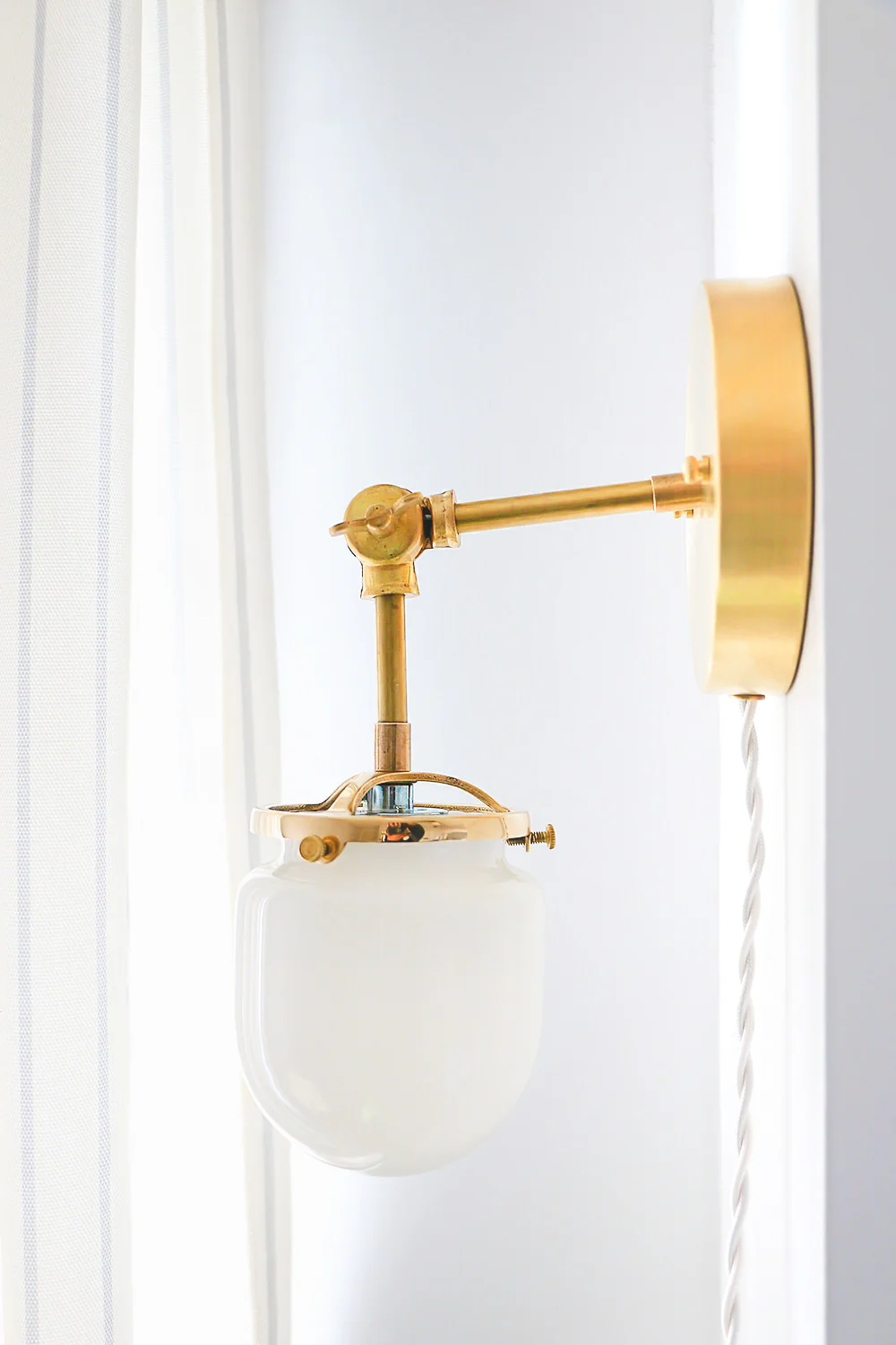 Articulating Single West End Sconce - Image 2