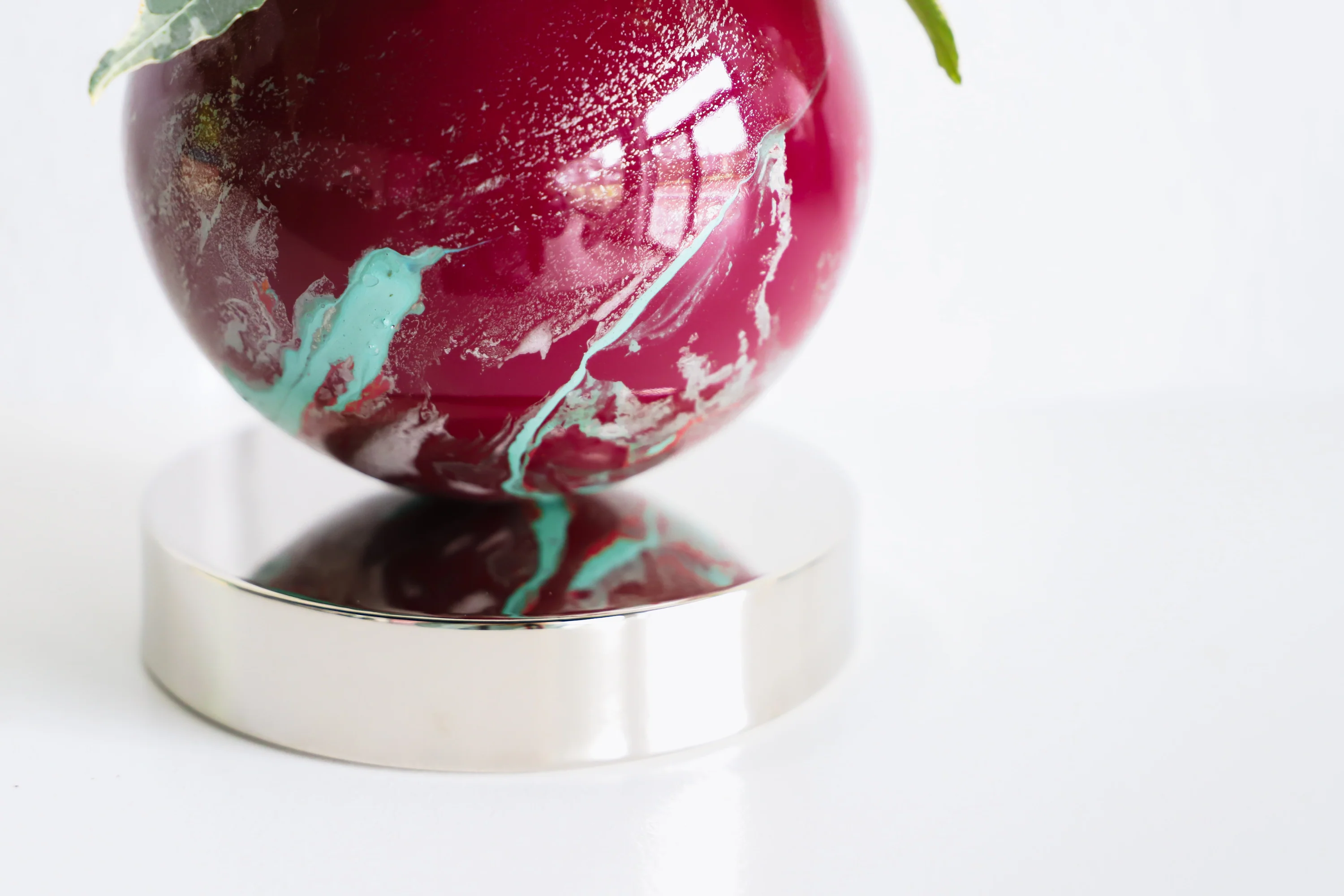 Black Cherry & Mint Marbled Planter on a Chrome Base - Image 6