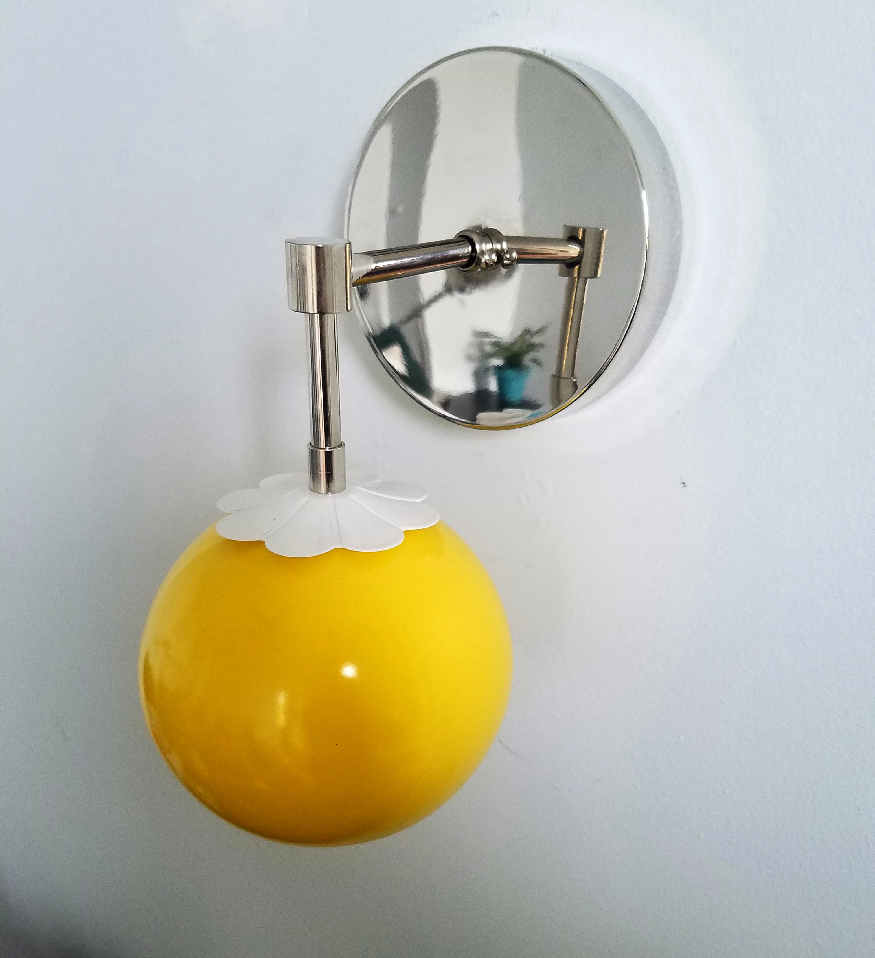 Single Daisy Loa Sconce - Image 14