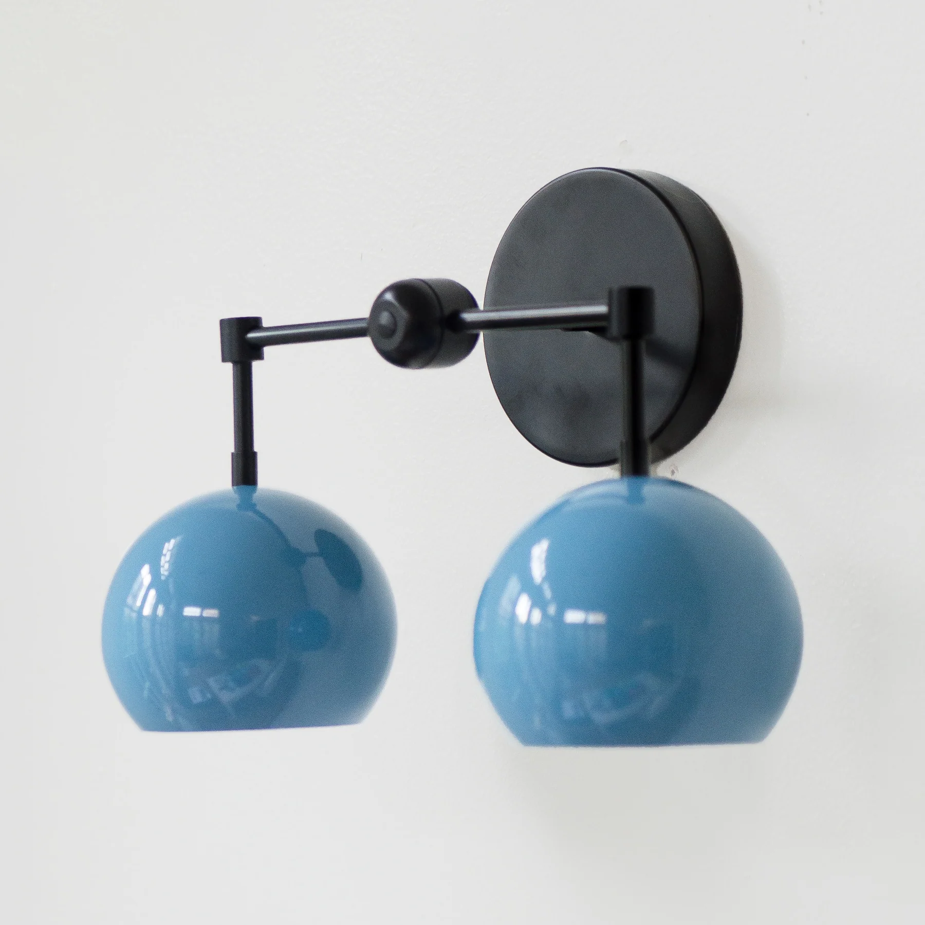 Double Loa Sconce with Hydrangea Blue Shades - Image 9