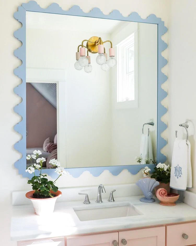 Julia Sconce - Image 5