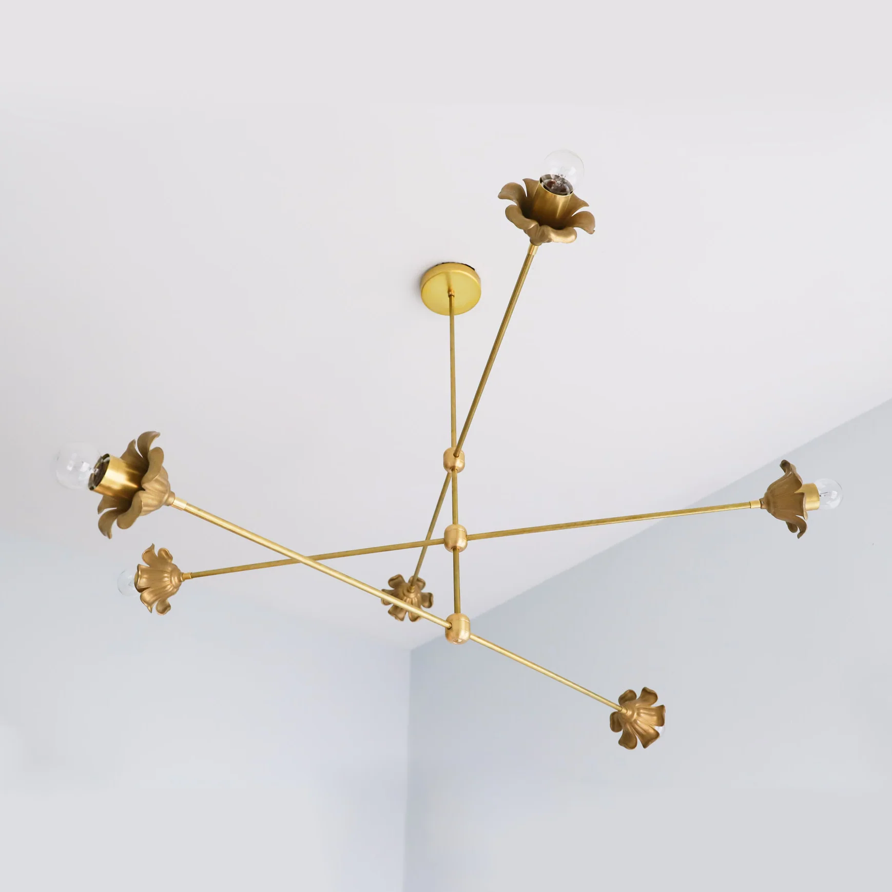 Large Linear Octavia Chandelier - Image 3