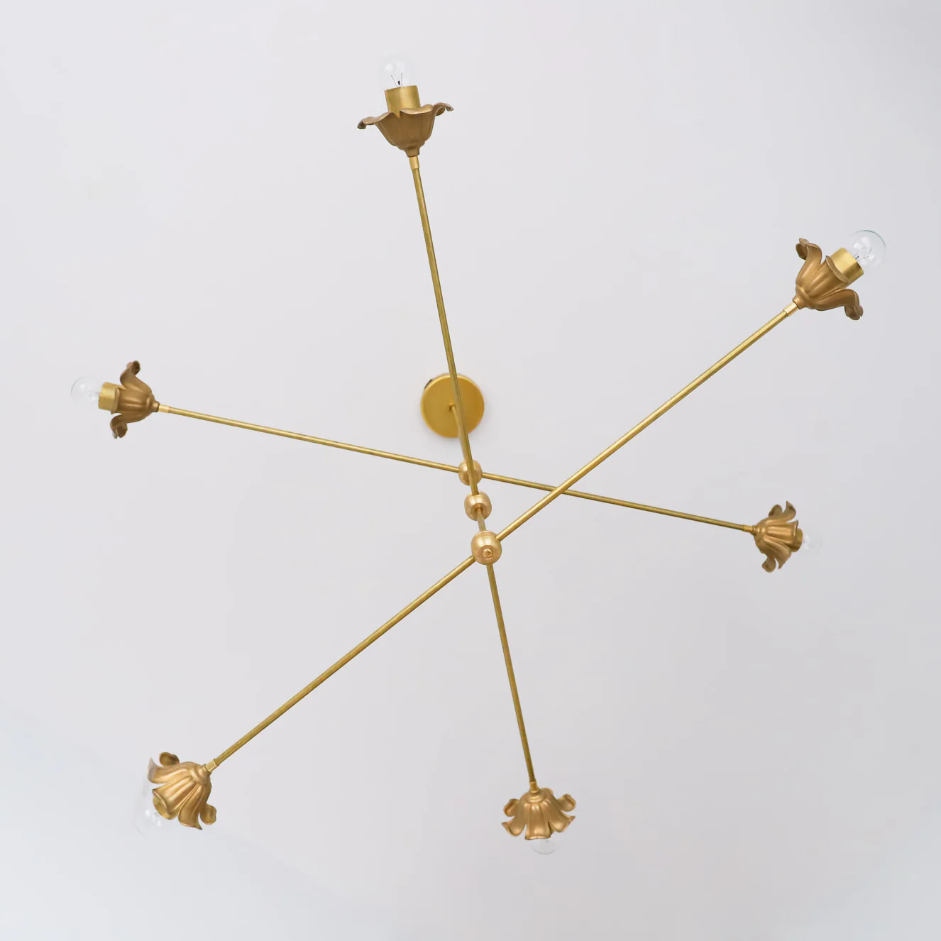 Large Linear Octavia Chandelier - Image 4