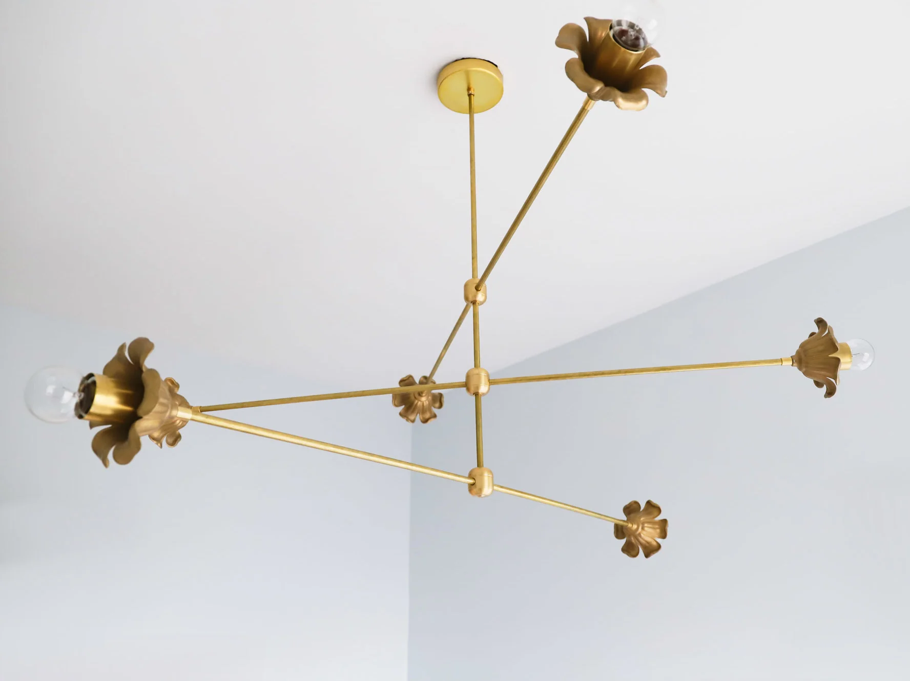 Large Linear Octavia Chandelier - Image 5