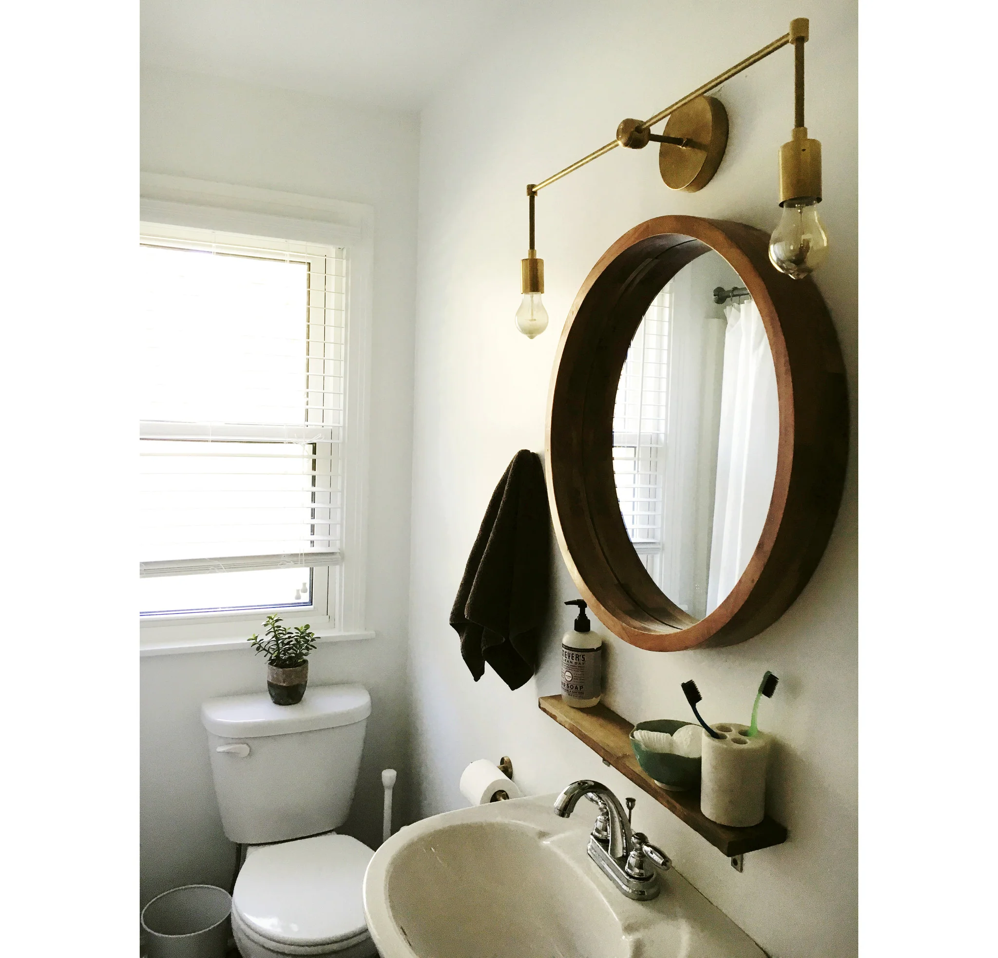 Magazine Sconce with two lights - Image 8