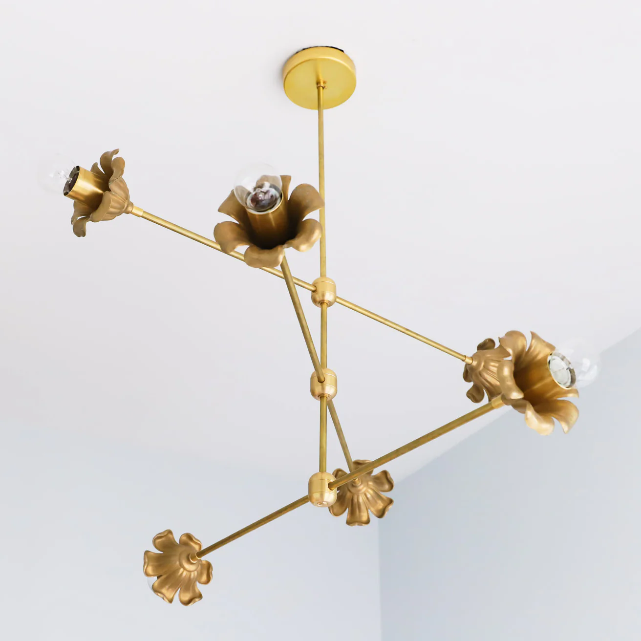 Medium Linear Octavia Chandelier - Image 4
