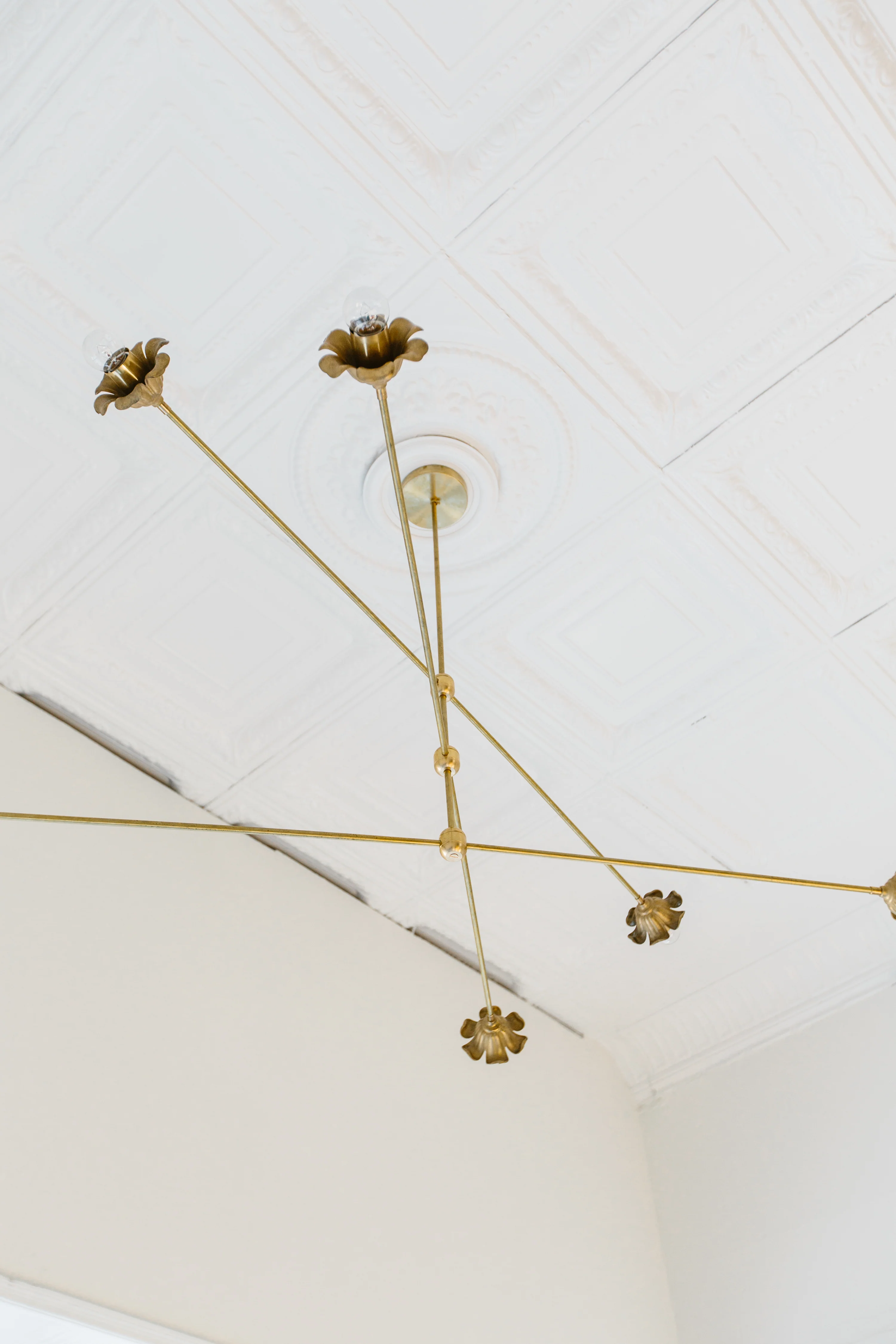 Oversized Linear Octavia Chandelier - Image 3
