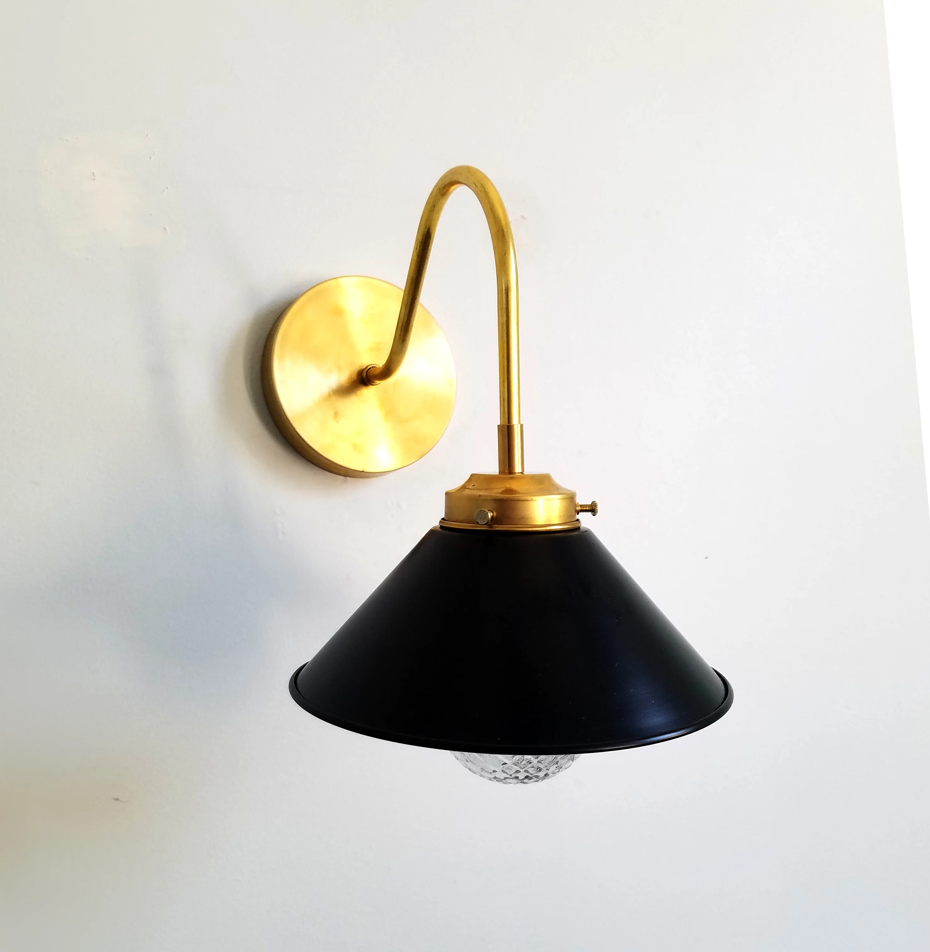 Valmont Sconce - Image 27