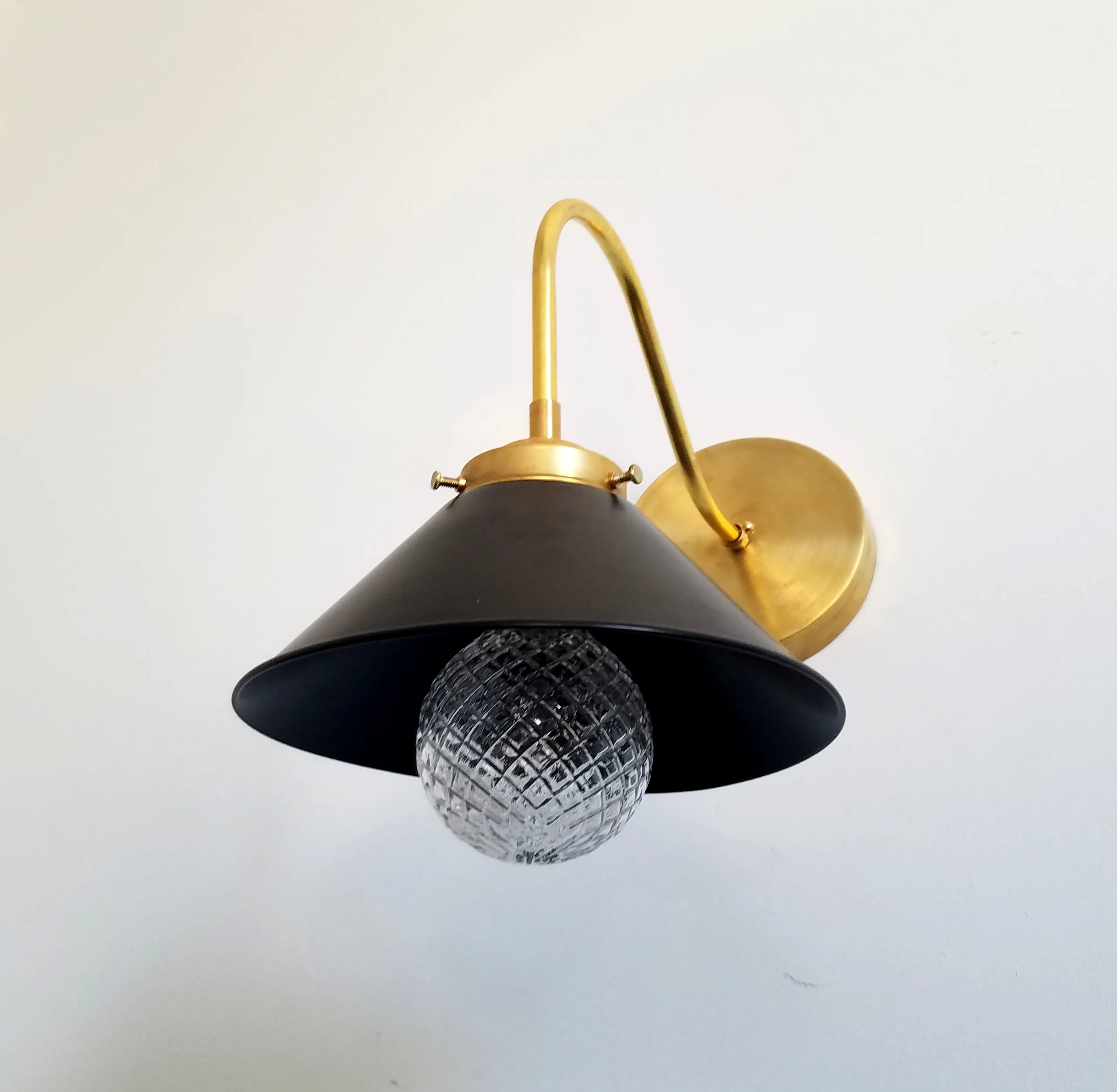 Valmont Sconce - Image 9
